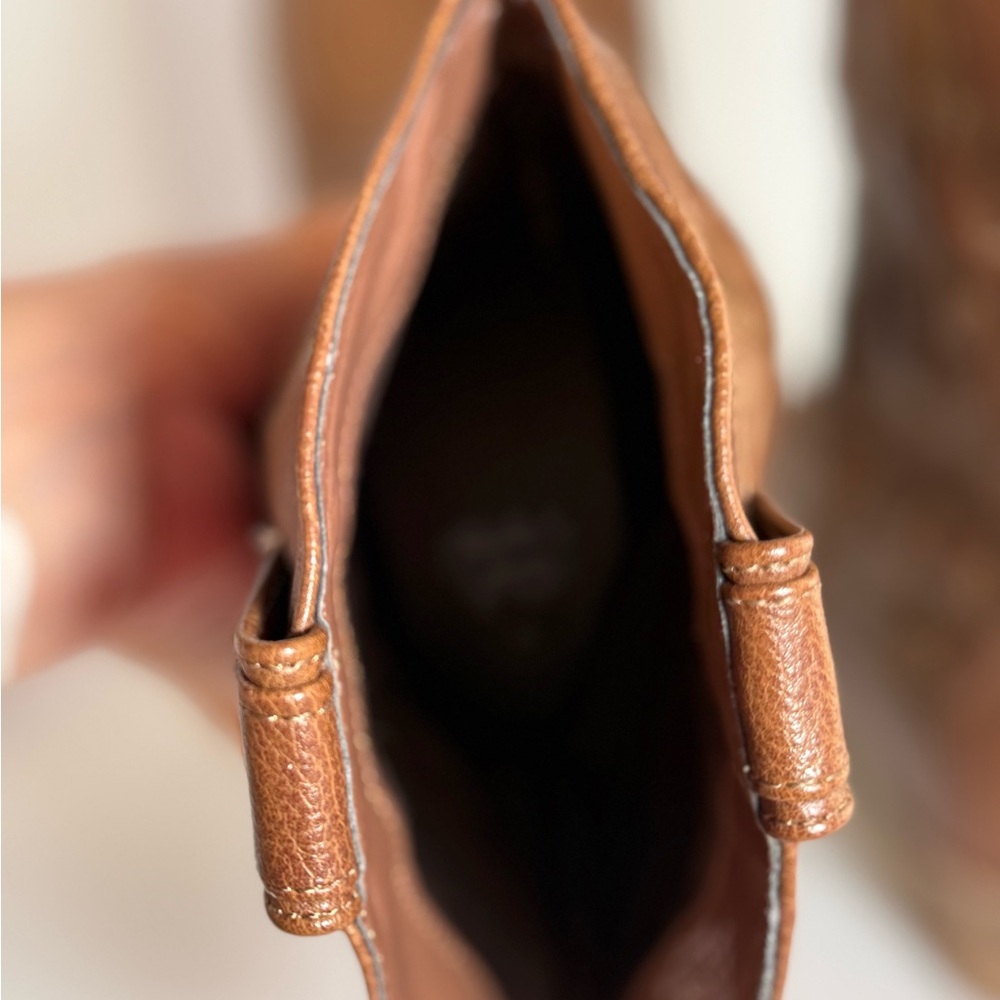 The Faded Glory Women's Western Cowboy Boots Ankle/Brown, Size 7 - Picture 6 of 13